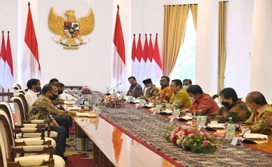 Evaluasi Alokasi Tenaga Medis untuk Hadapi Lonjakan Kasus Positif Covid-19